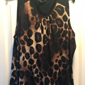 1X Leopard Print Sleeveless Split back Top